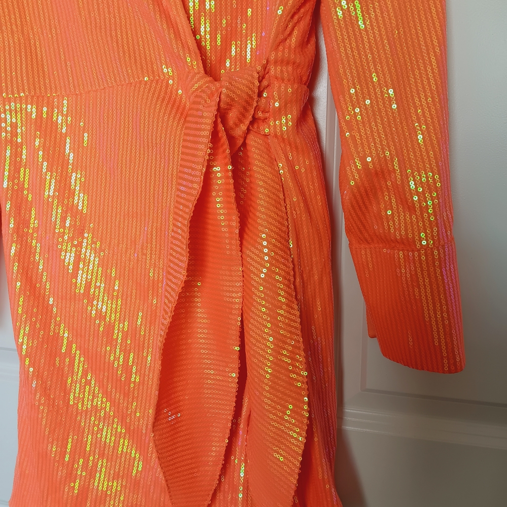 House of Harlow 1960 Shimmering Orange Long Sleeve Dress - Picture 4 of 11